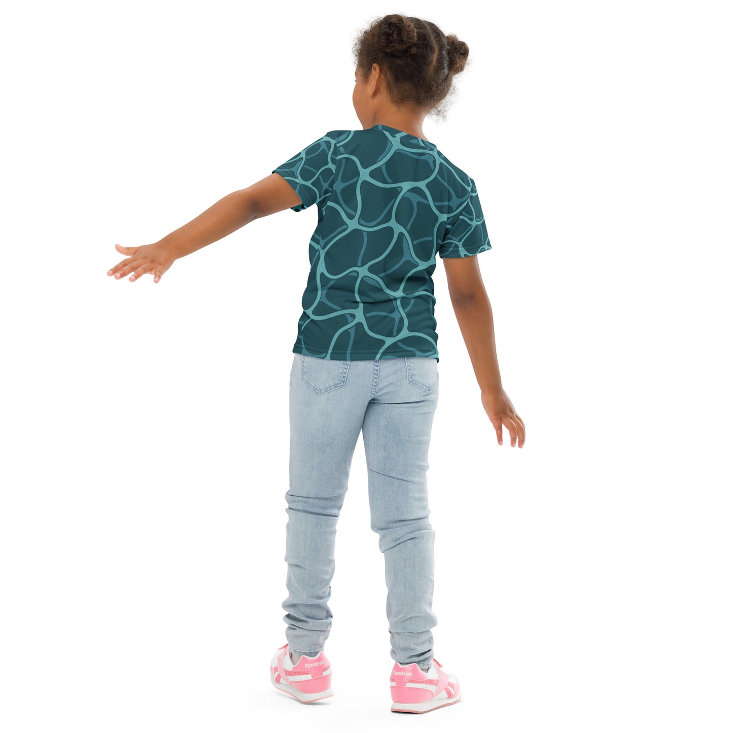 Kid with a apple blue sea green T-shirt with a water pattern