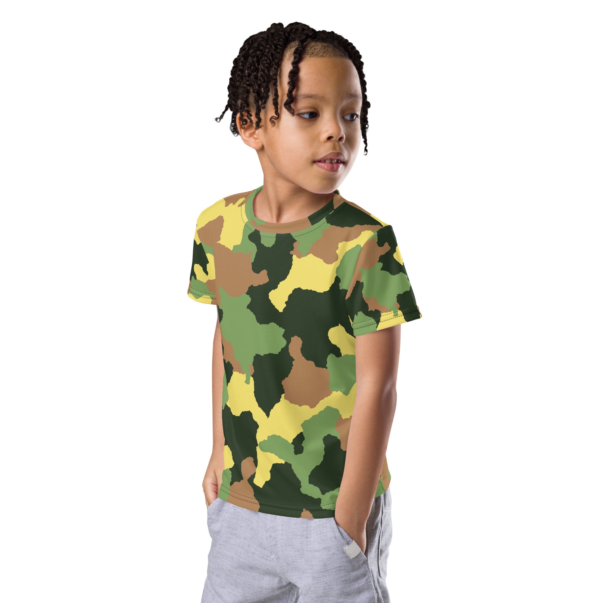 Kid with a T-shirt with a Army print