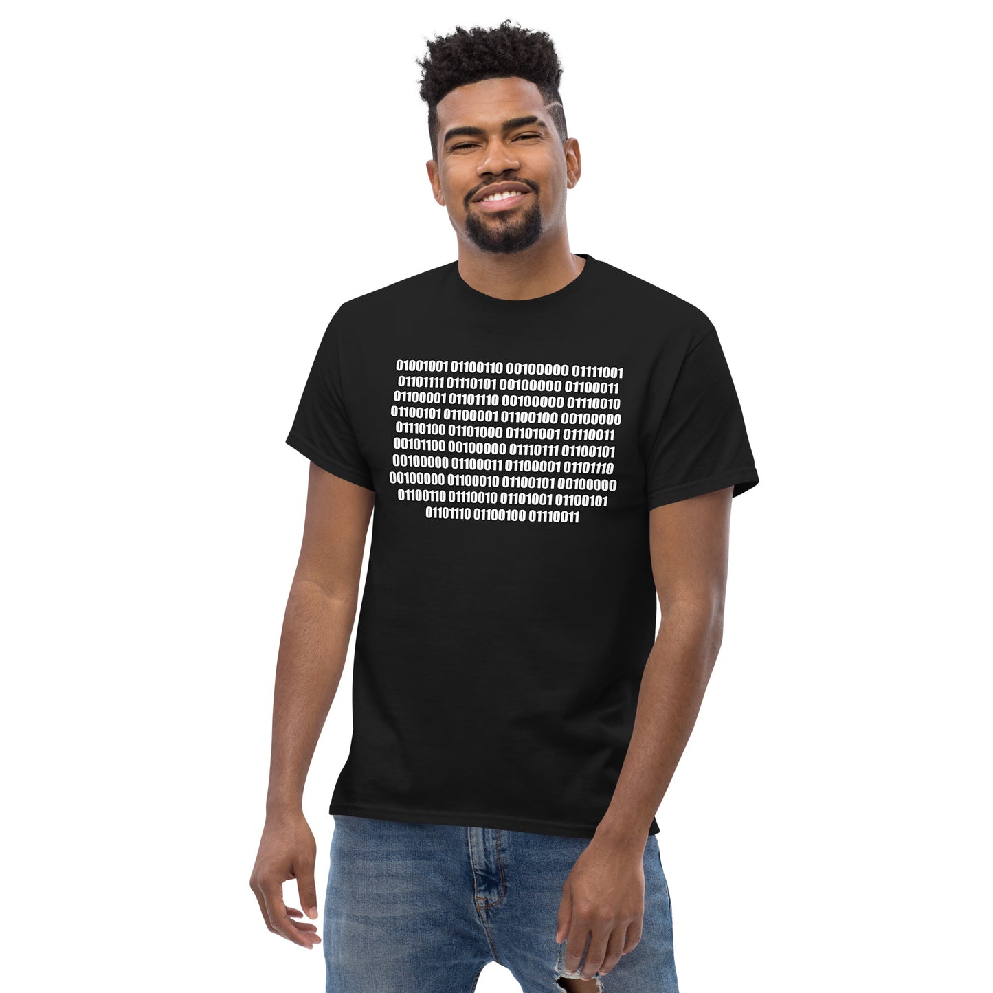 Men with black t-shirt with binaire text "If you can read this"