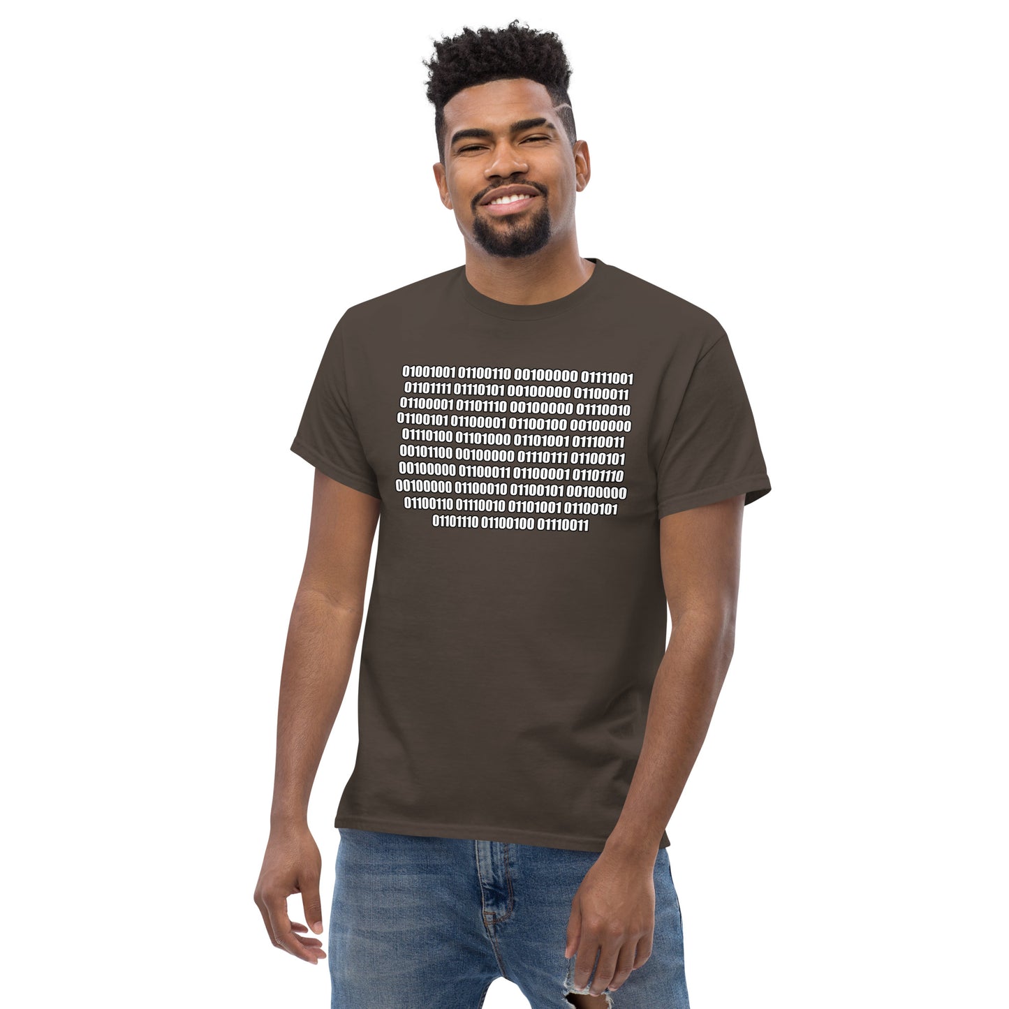 Men with dark chocolate t-shirt with binaire text "If you can read this"