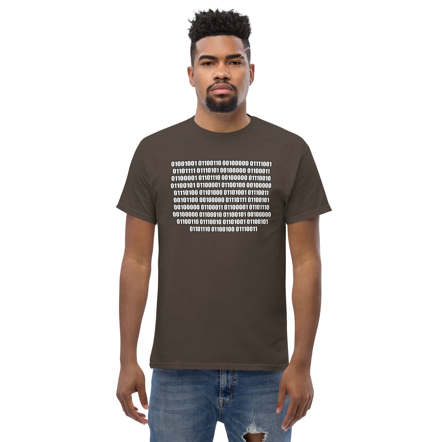 Men with dark chocolate t-shirt with binaire text "If you can read this"
