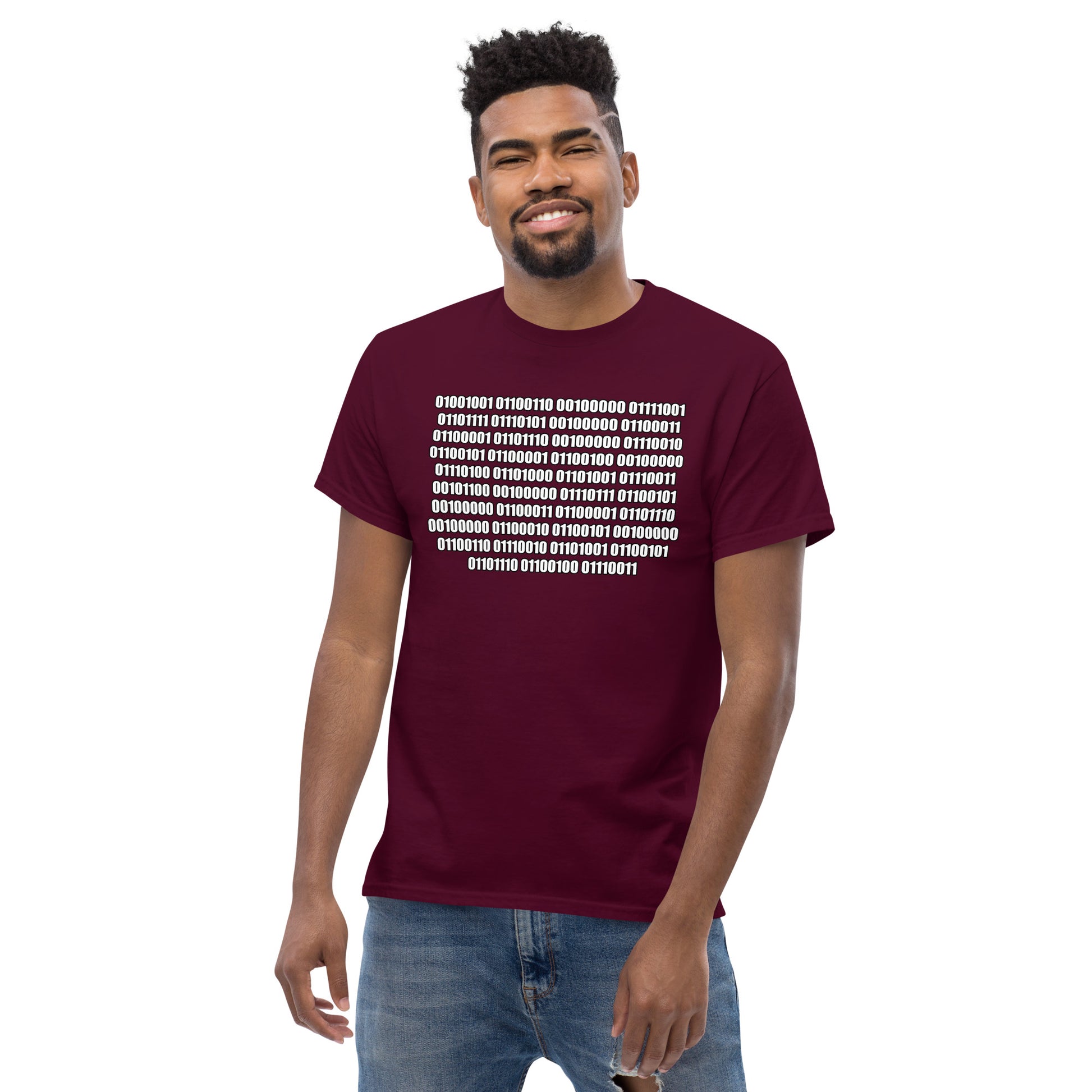 Men with maroon t-shirt with binaire text "If you can read this"
