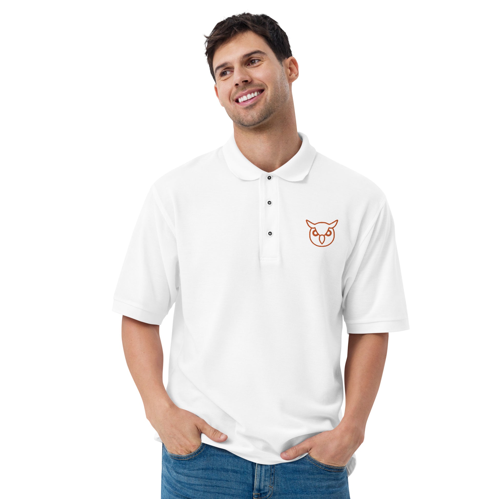 Men with white poloshirt with on front a owl in brown embroidered