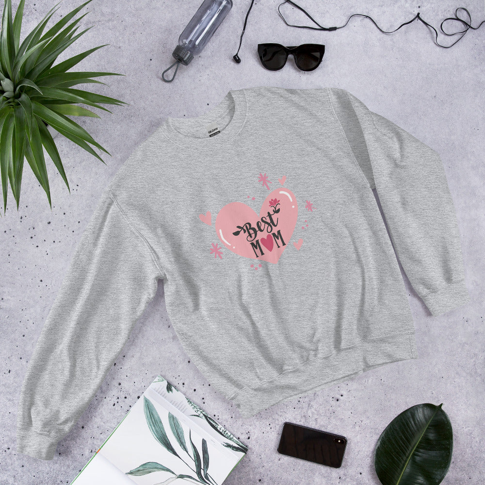 grey sweatshirt with hart and text best MOM