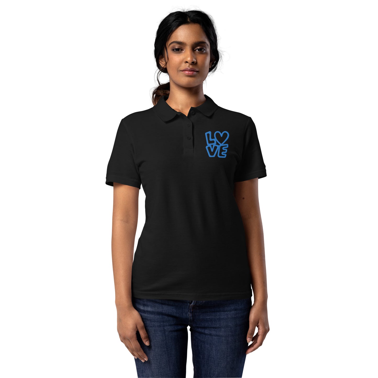 Women with black poloshirt with the blue letters LOVE with the O in heart shape