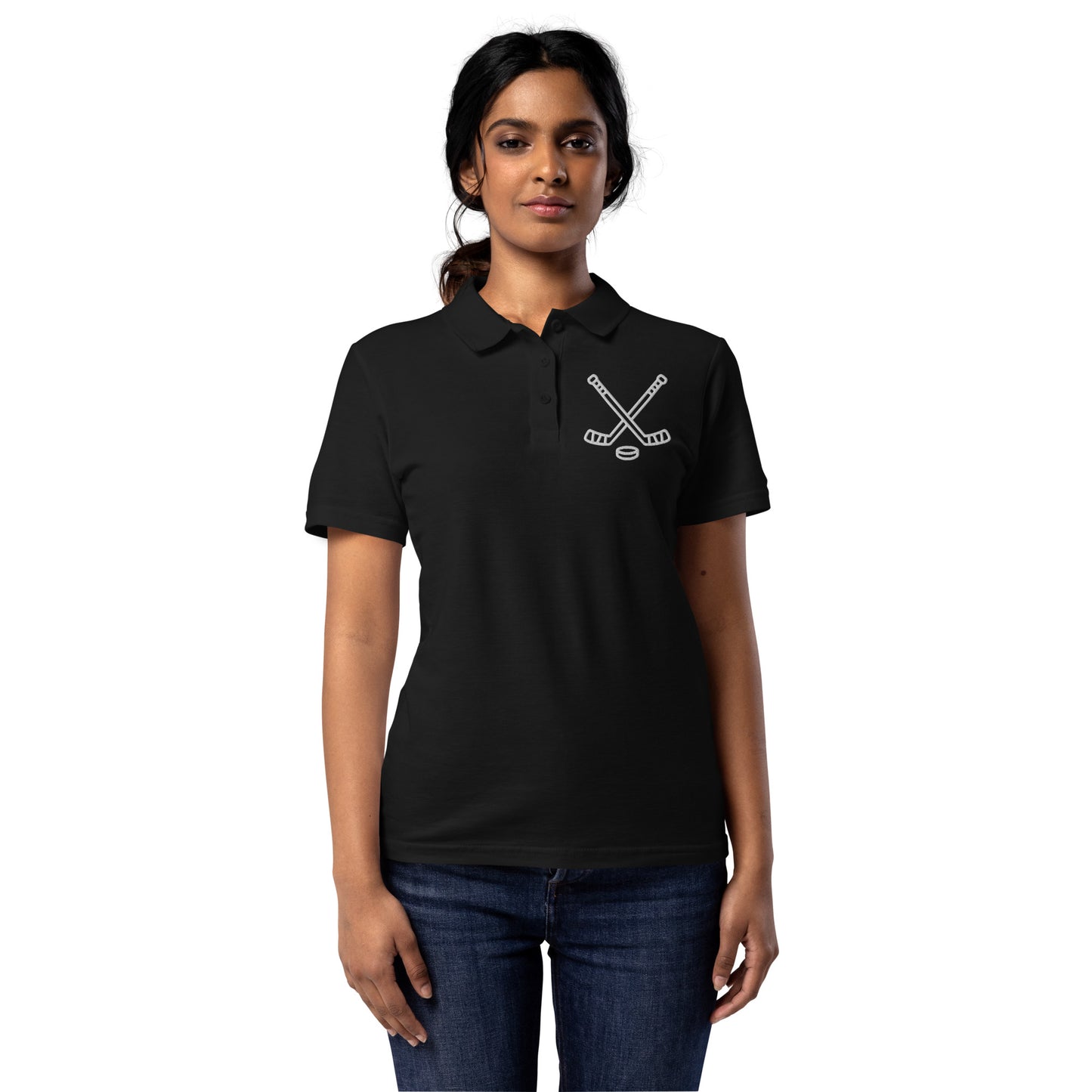 Women with black poloshirt with print of hockeysticks and puk