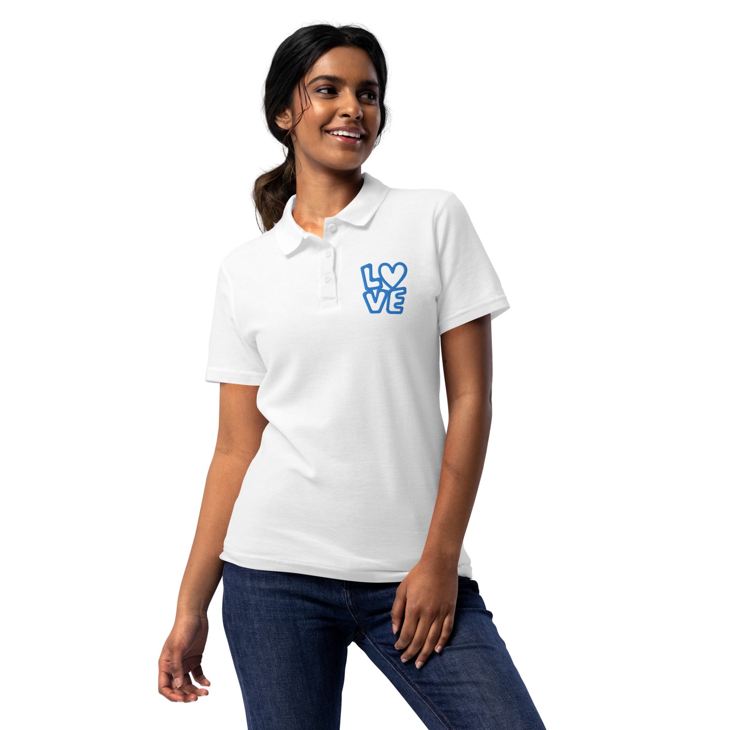 Women with white poloshirt with the blue letters LOVE with the O in heart shape