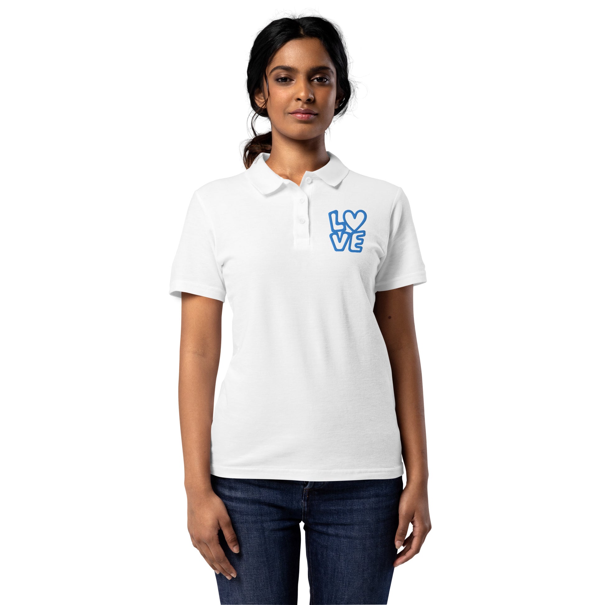 Women with white poloshirt with the blue letters LOVE with the O in heart shape