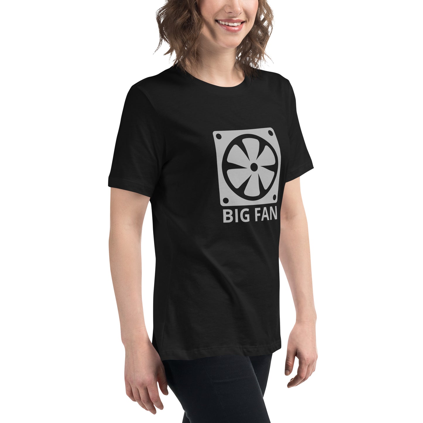 Women with black t-shirt with image of a big computer fan and the text "BIG FAN"