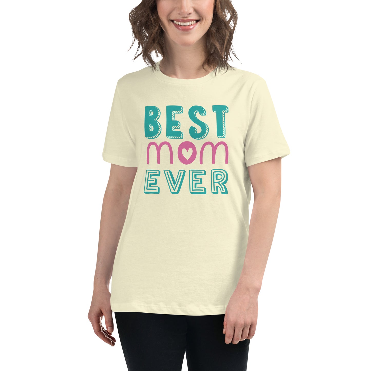 Women with citron Tshirt with text best MOM Ever