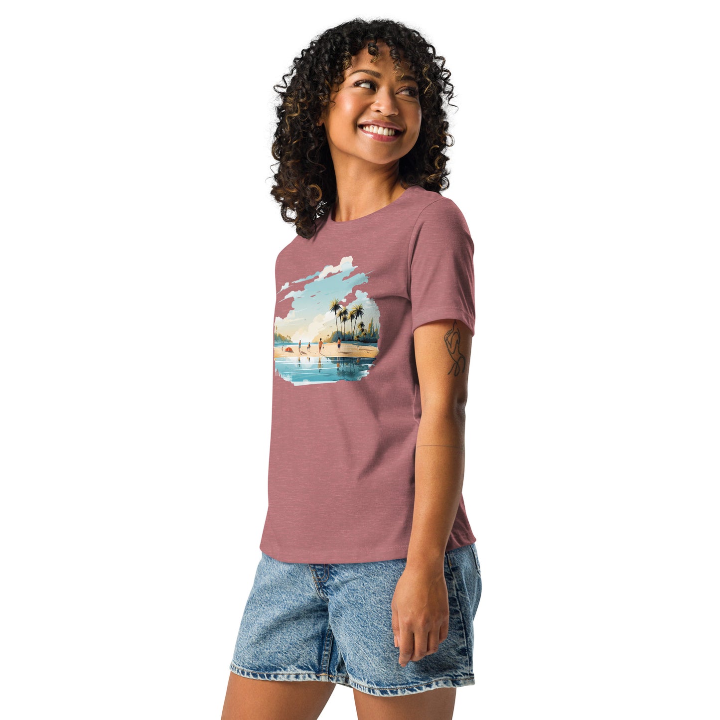 Women with mauve T-shirt and a picture of sea and sand