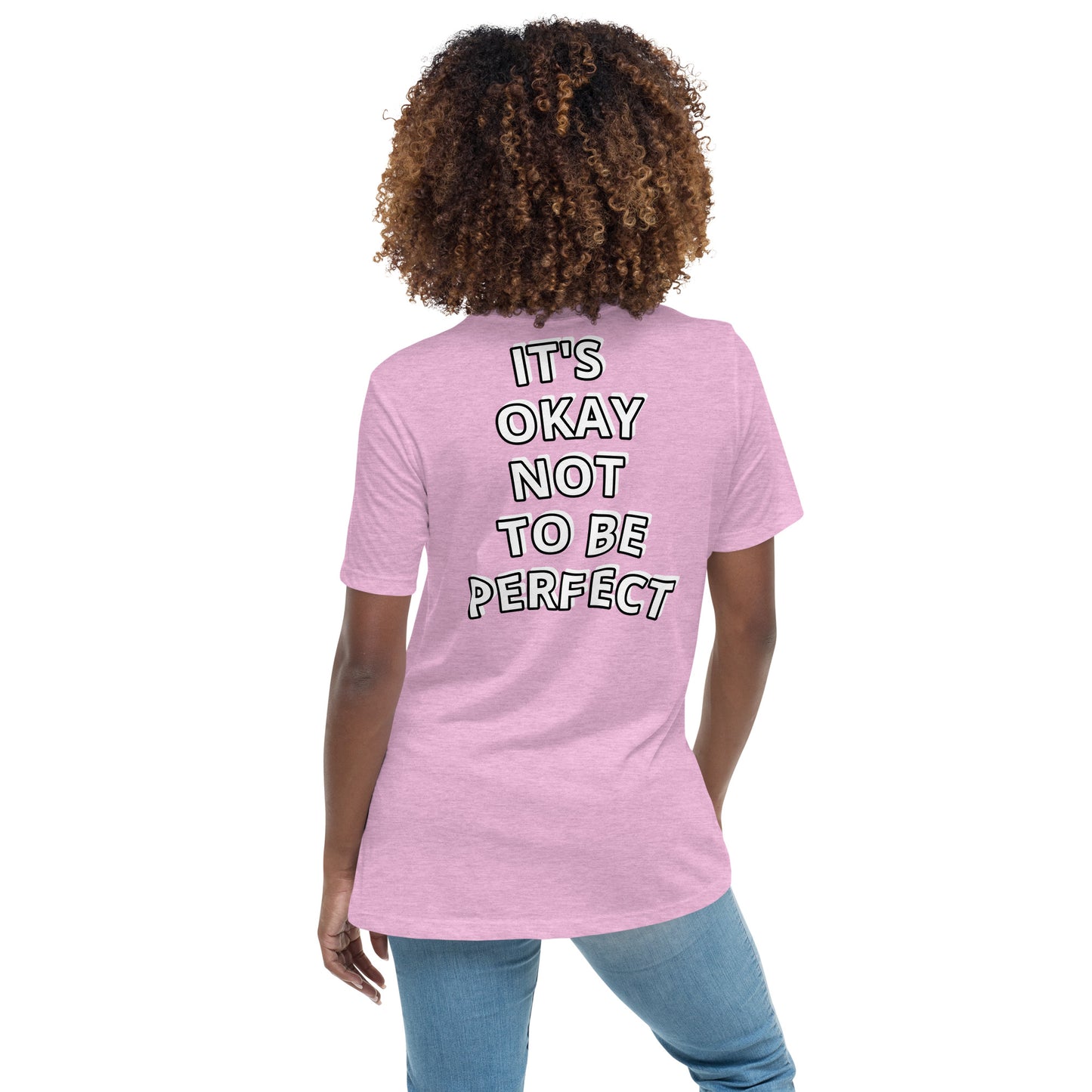 Women with lilac T-shirt with on the back the white text "IT'S OKAY NOT TO BE PERFECT"