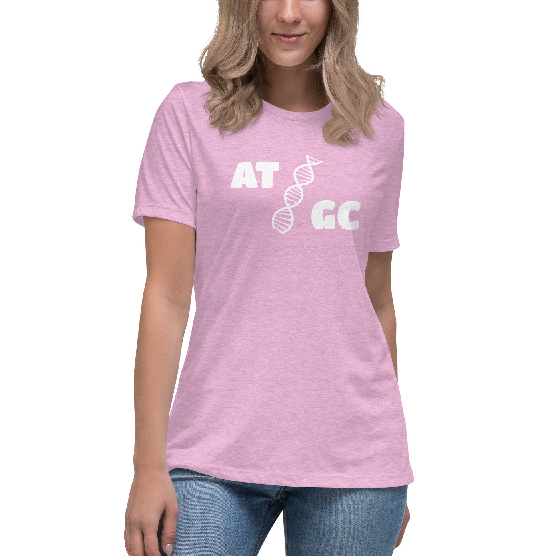 Women with lilac t-shirt with image of a DNA string and the text "ATGC"