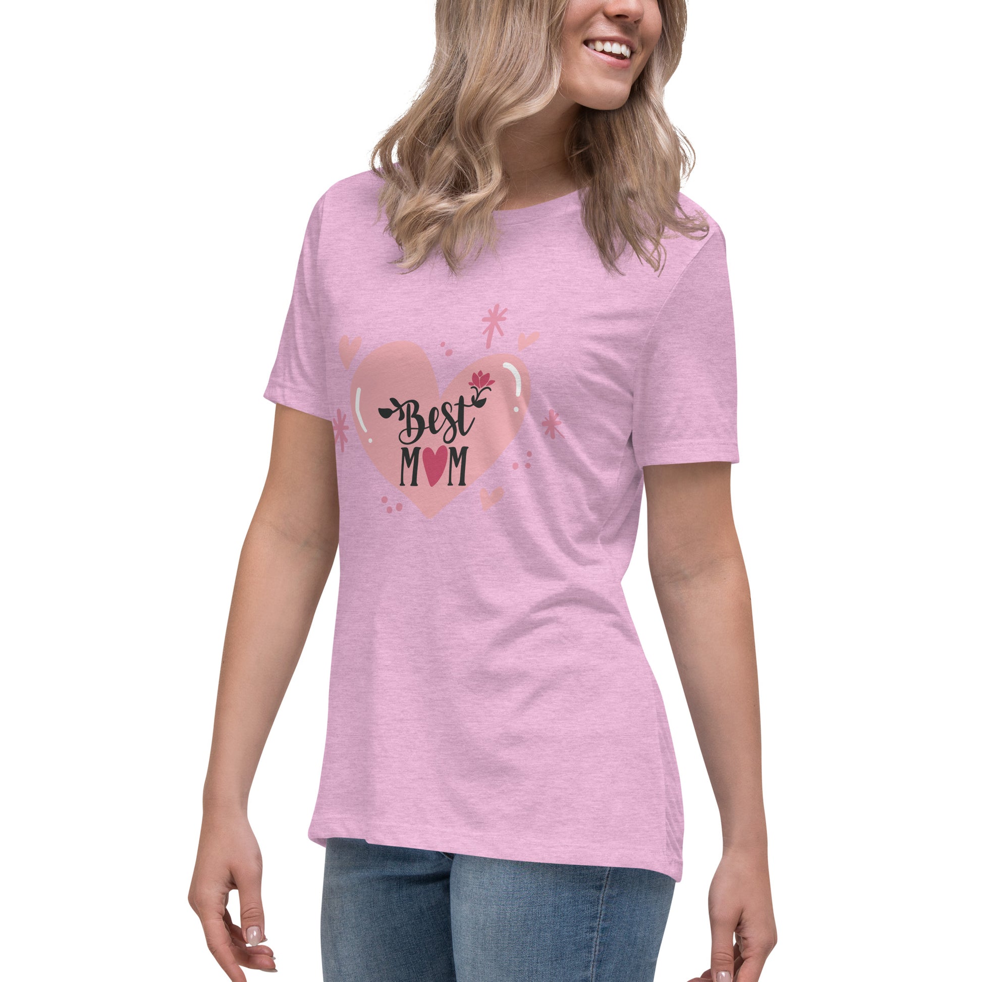 Women with lilac t shirt with hart and text best MOM
