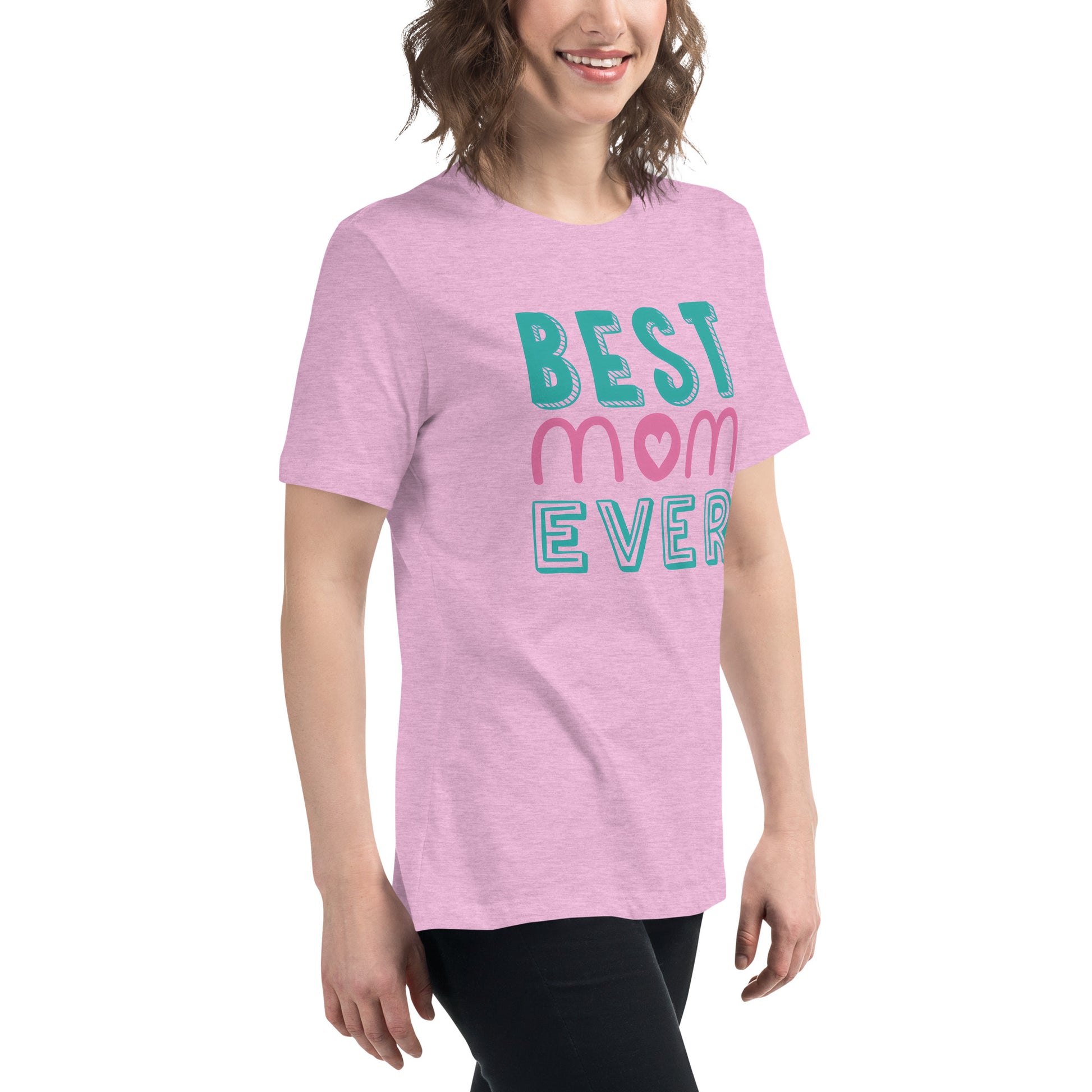 Women with lilac Tshirt with text best MOM Ever