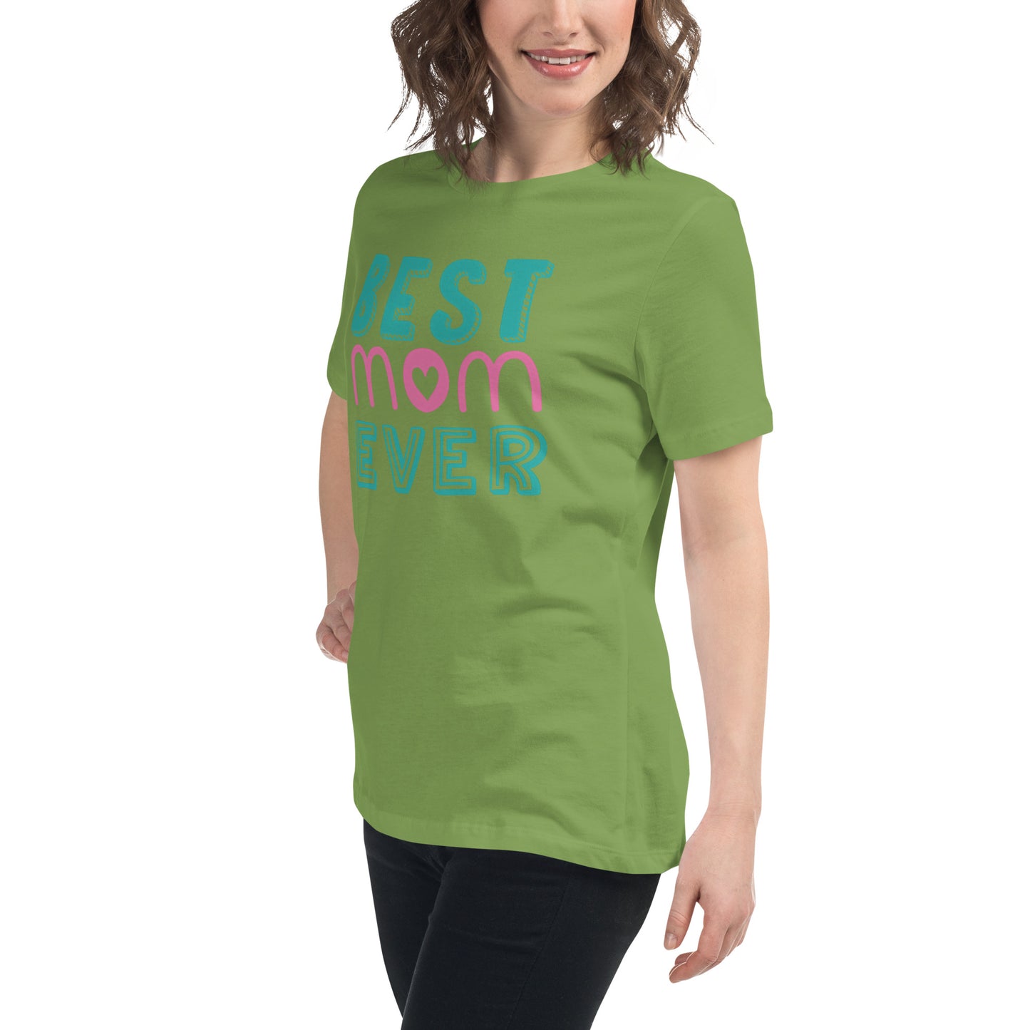Women with leaf Tshirt with text best MOM Ever