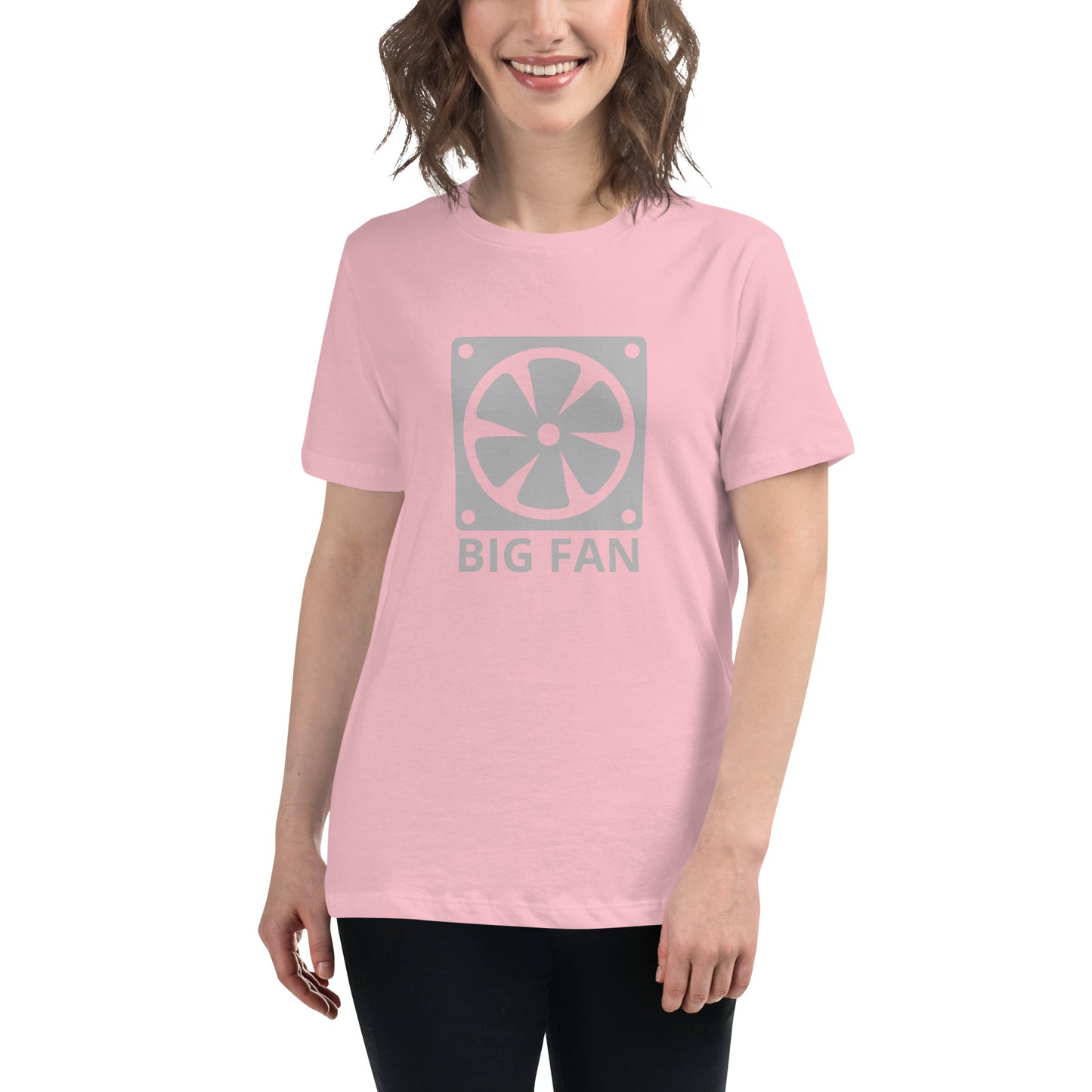 Women with pink t-shirt with image of a big computer fan and the text "BIG FAN"