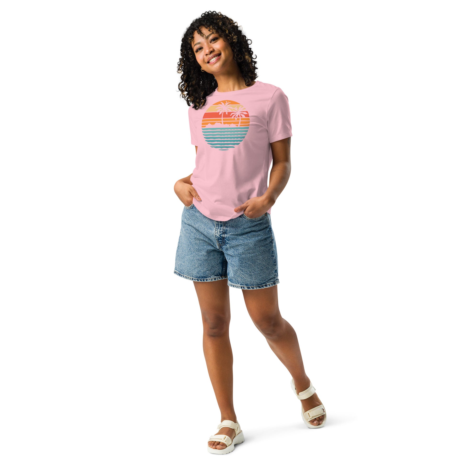 Women with pink T-shirt and a retro Island