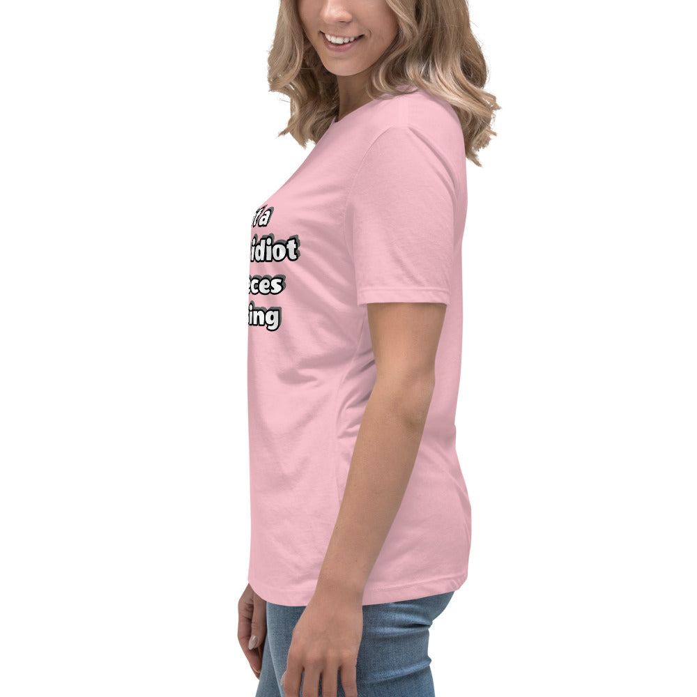 Women with pink t-shirt with text “I’m not a complete idiot, some pieces are missing”