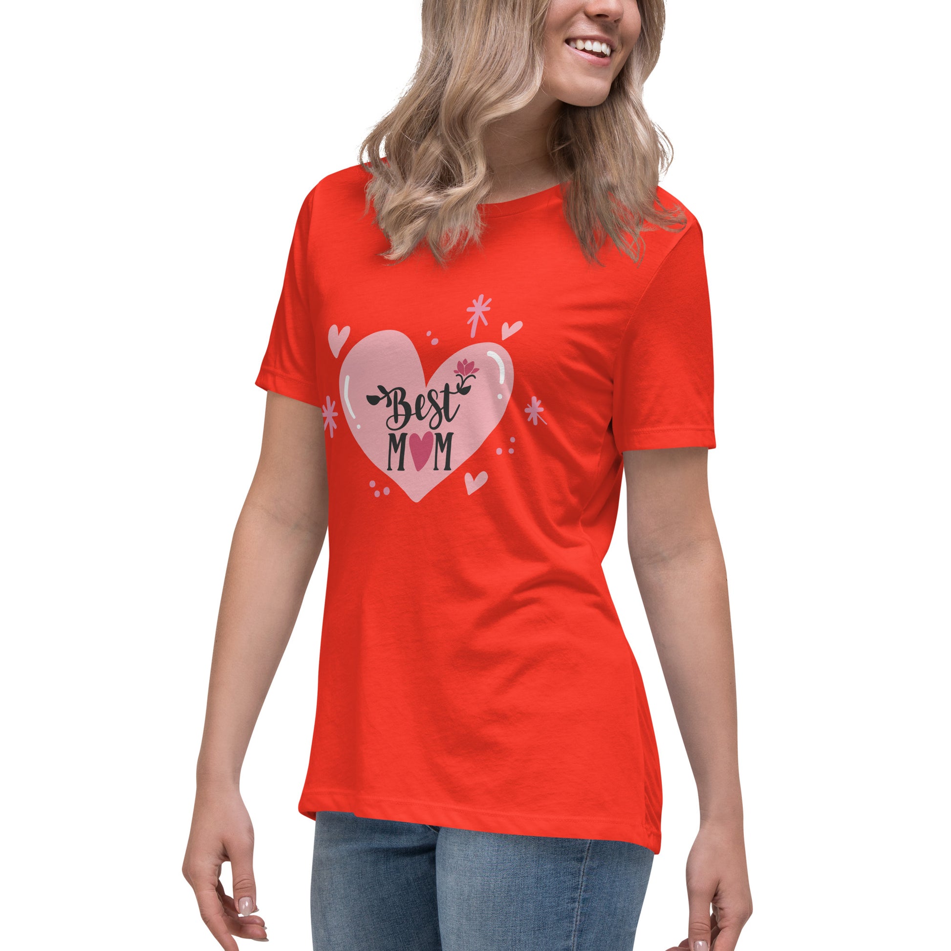 Women with poppy t shirt with hart and text best MOM