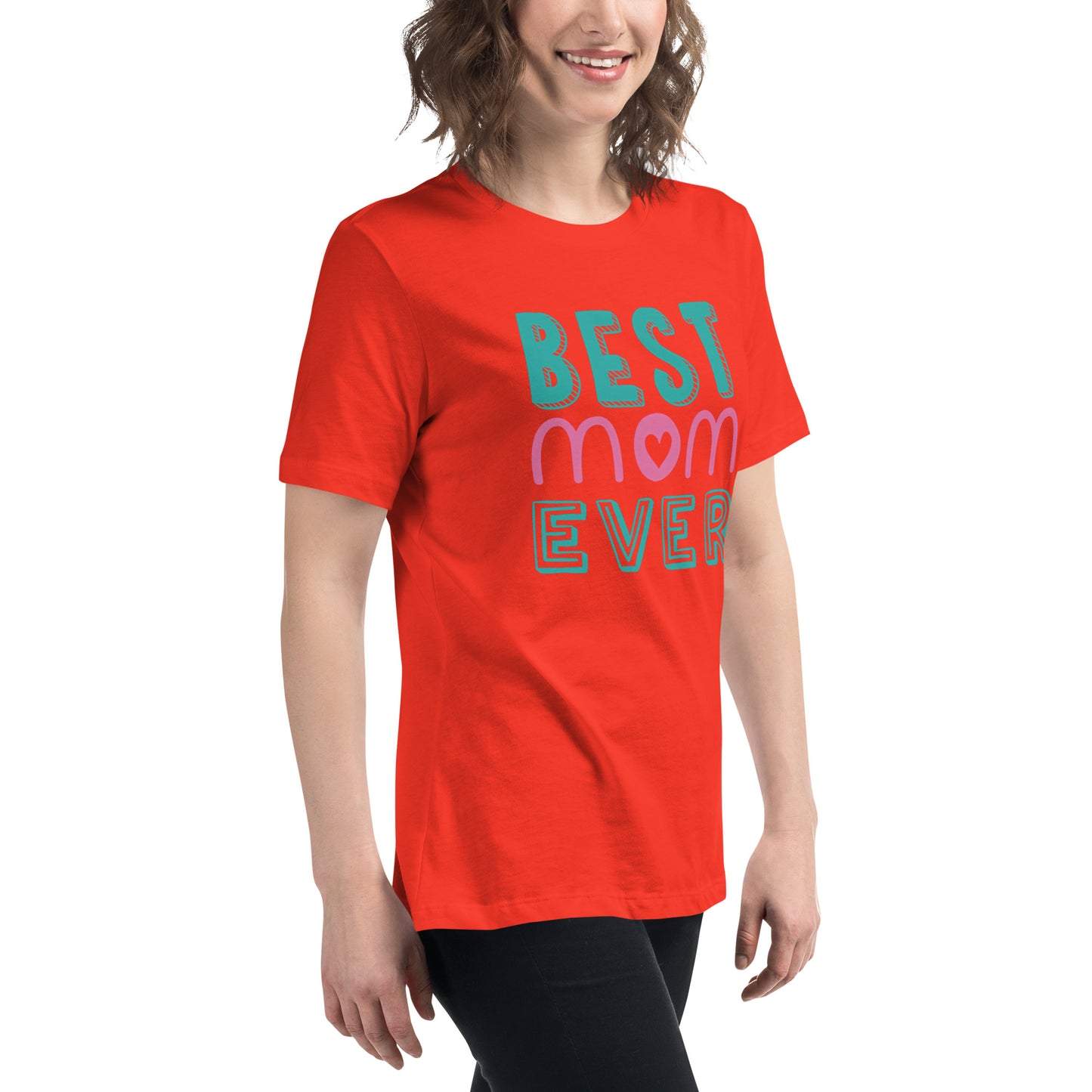 Women with poppy Tshirt with text best MOM Ever