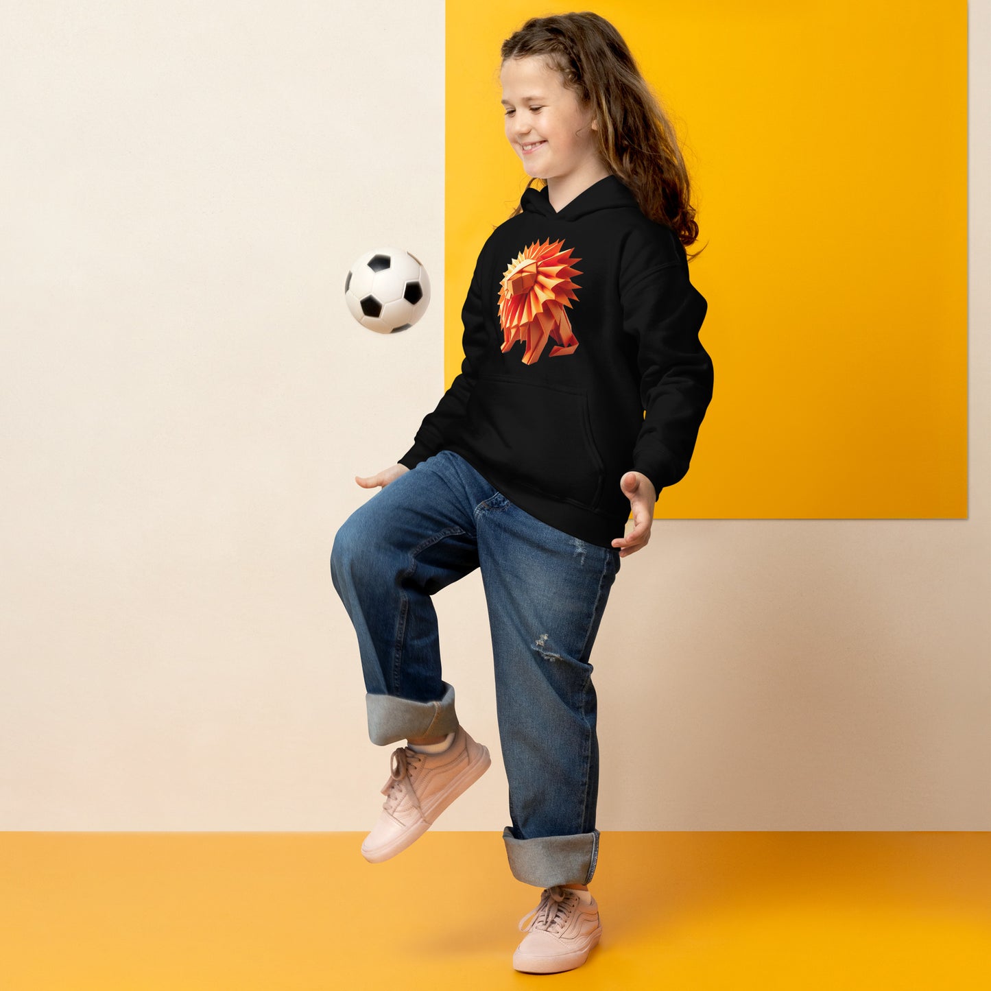 Kid with black hoodie with print of a lion