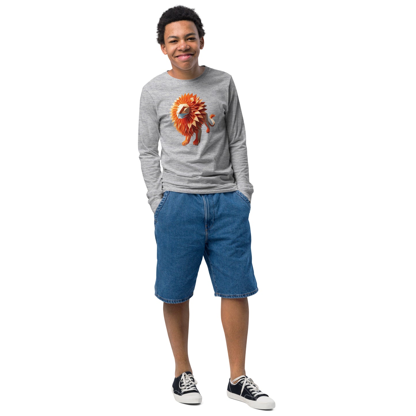 Youth with grey T-shirt with long sleeve with print of a lion