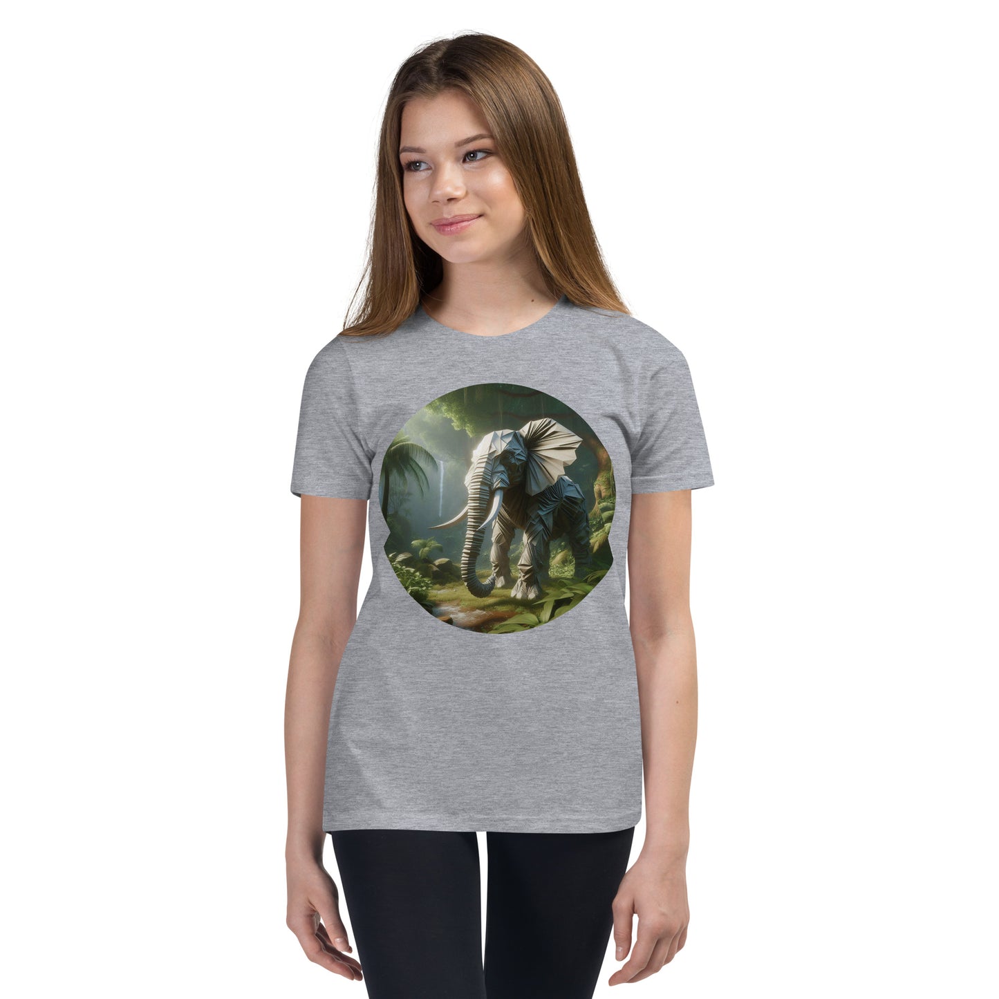 Youth with grey T-shirt with a print of a Elephant in the woud
