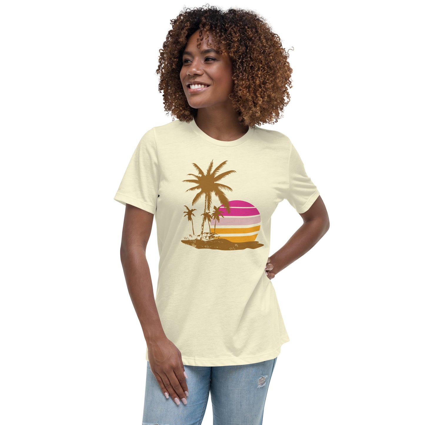 Woman with citron colour T-shirt and a picture of brown palm trees and a pink sunset