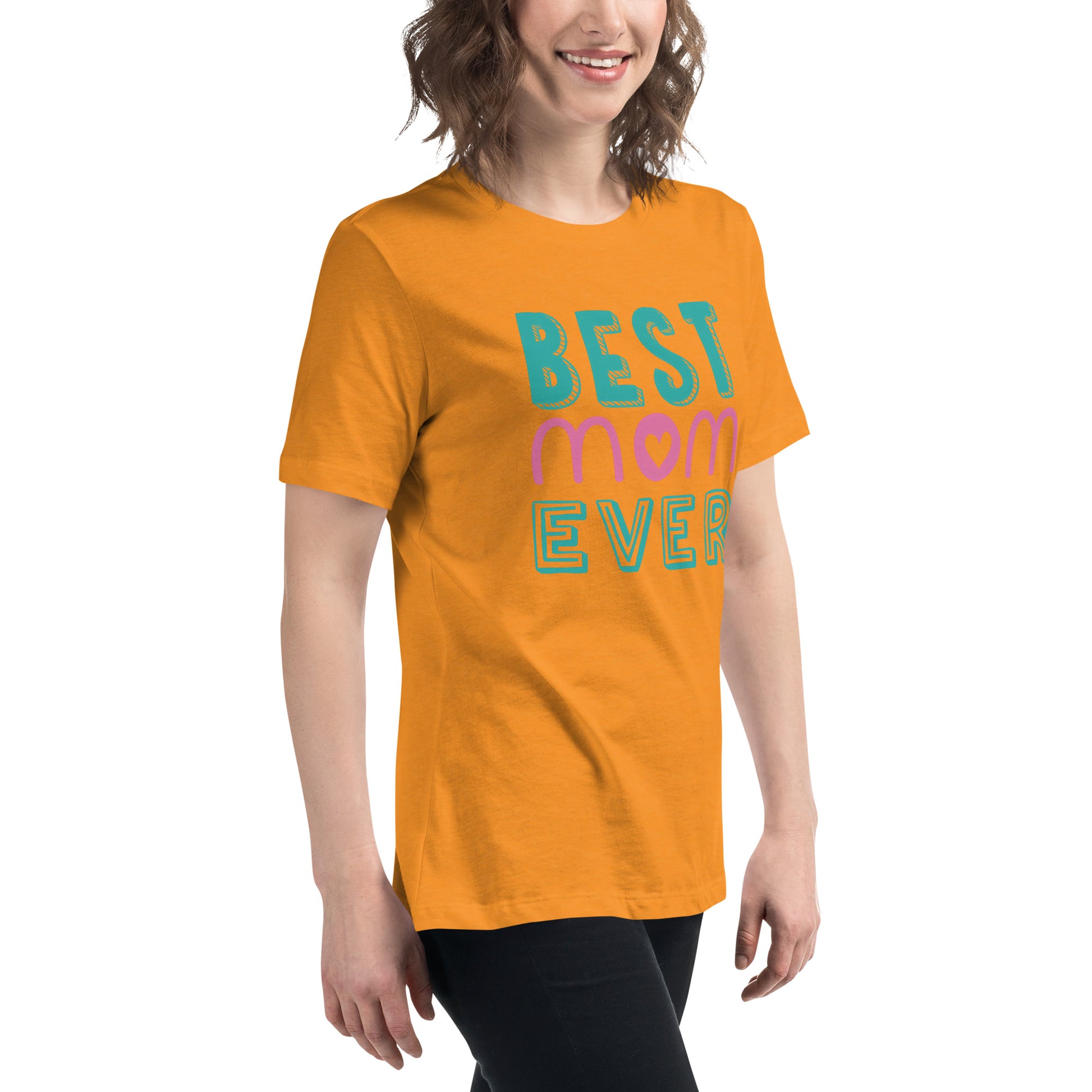 Women with marmalade Tshirt with text best MOM Ever