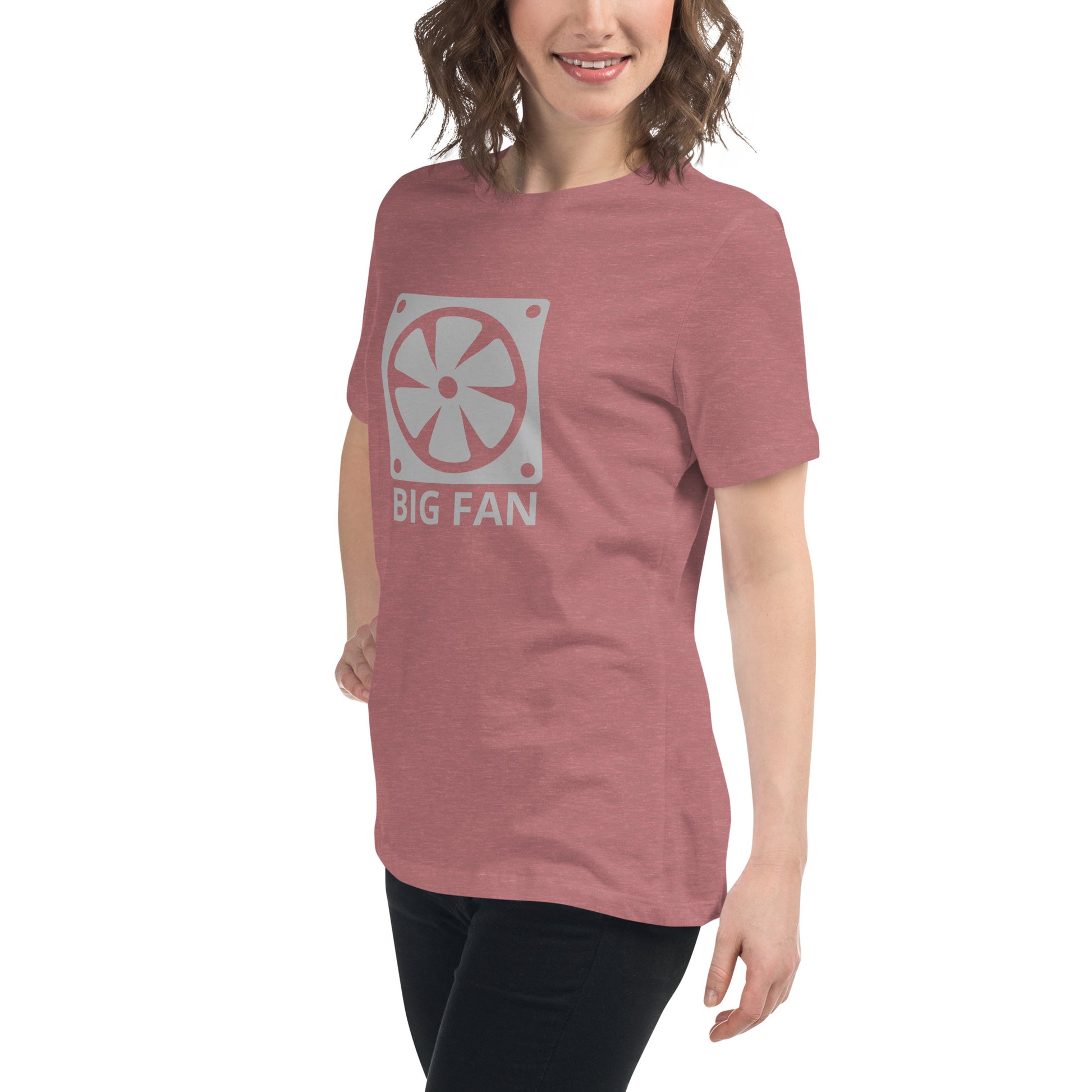 Women with mauve t-shirt with image of a big computer fan and the text "BIG FAN"