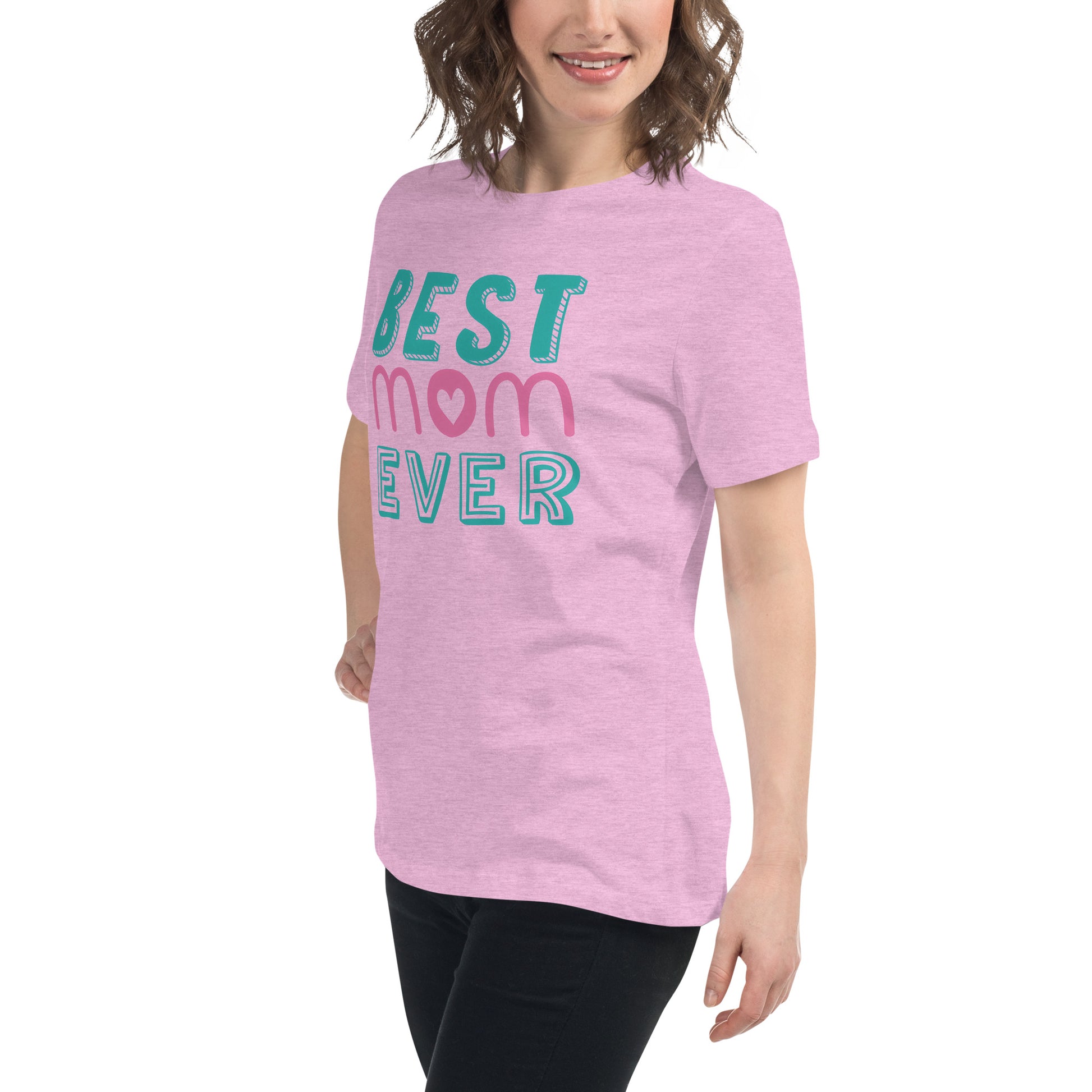 Women with lilac Tshirt with text best MOM Ever