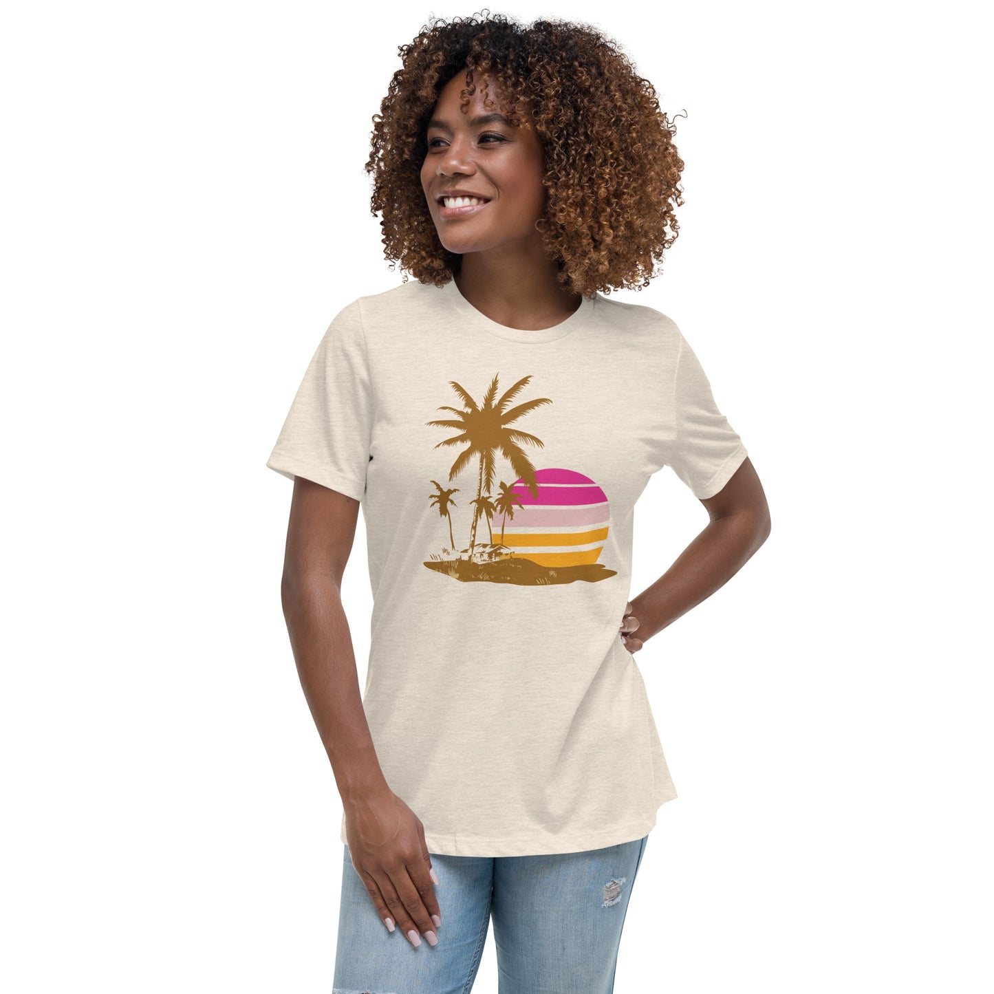 Woman with natural T-shirt and a picture of brown palm trees and a pink sunset