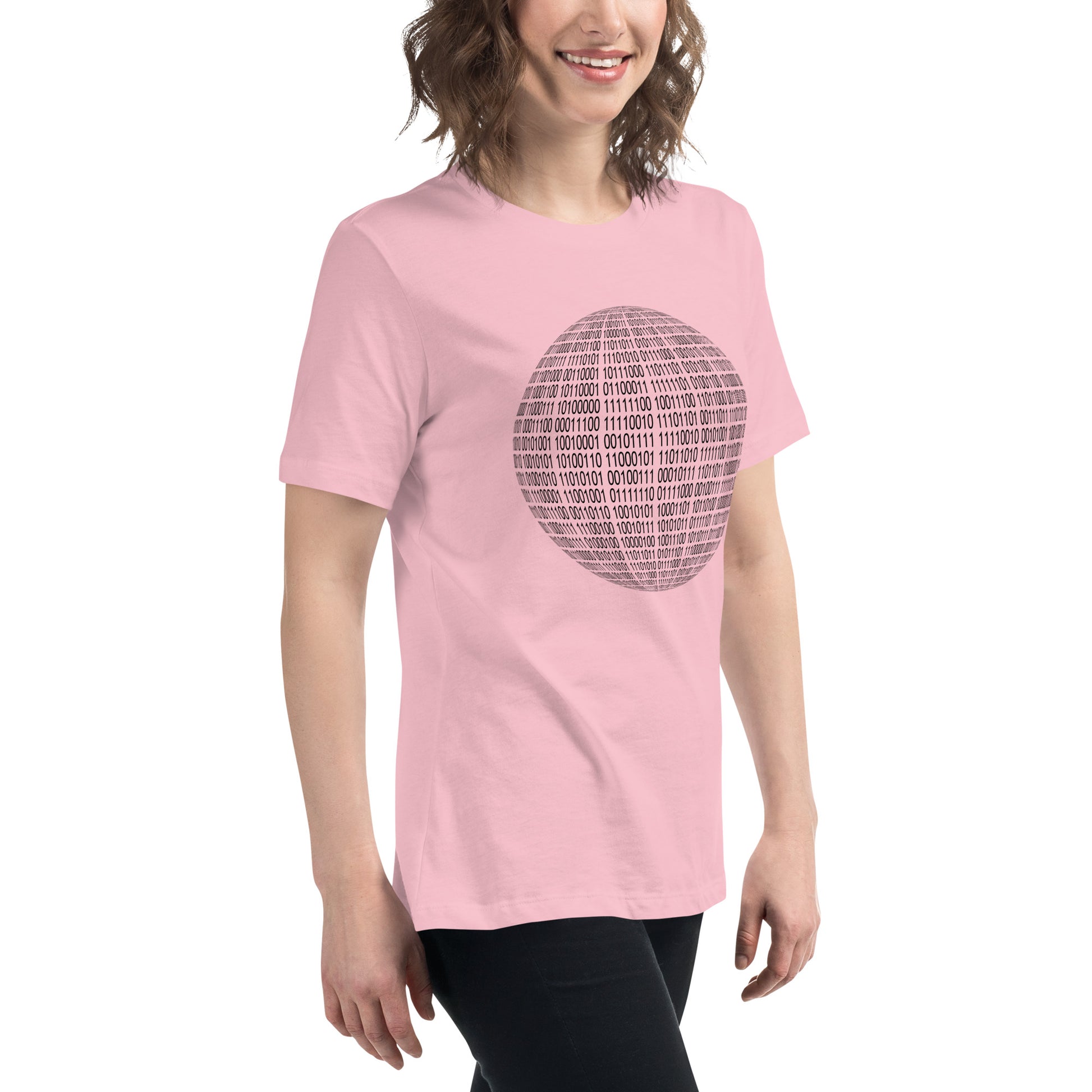 Women with pink T-shirt with binaire sphere