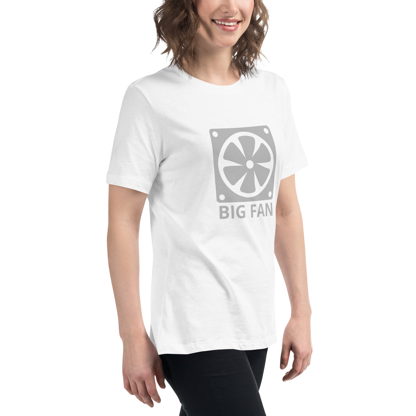 Women with white t-shirt with image of a big computer fan and the text "BIG FAN"